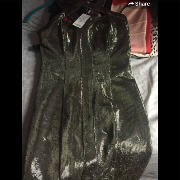 Dresses - Picture 4 of 8